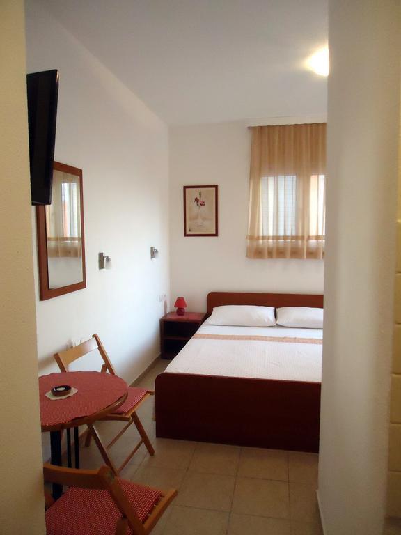 Apartments Mandic Tučepi Δωμάτιο φωτογραφία