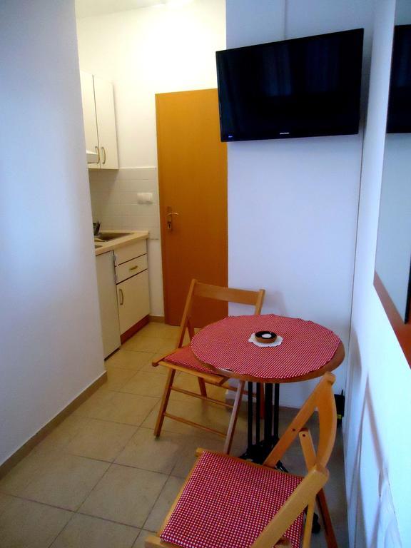 Apartments Mandic Tučepi Δωμάτιο φωτογραφία